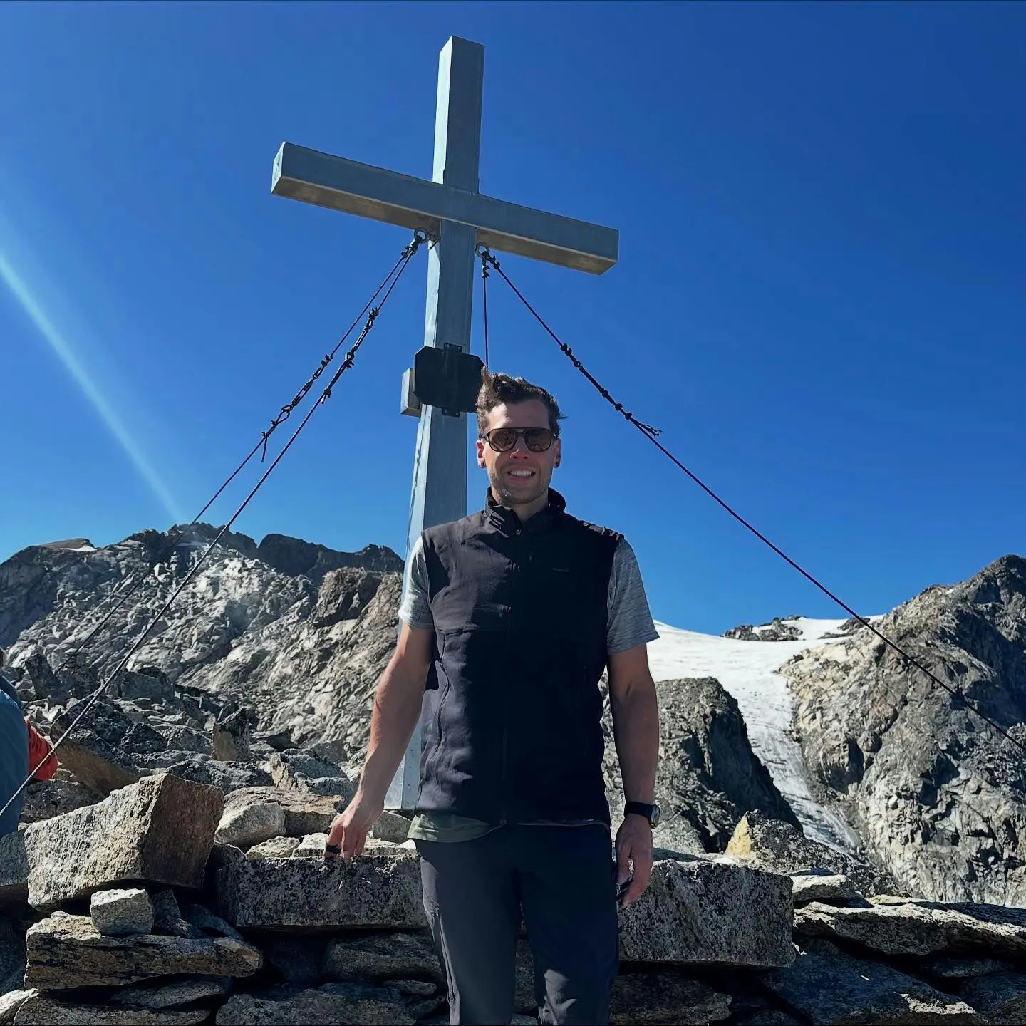 Jens am Gipfel vom Aperer Turm, Stubaital | © DAV Sektion/Kai Hagemann